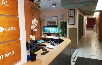250 LITERES KALÁSZHALAS AKVÁRIUM EGY IRODA RECEPCIÓJÁN